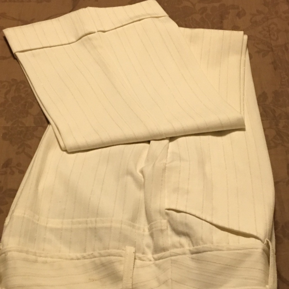 💗WHITE CREAM COLORED WITH GOLD PINSTRIPES 💗